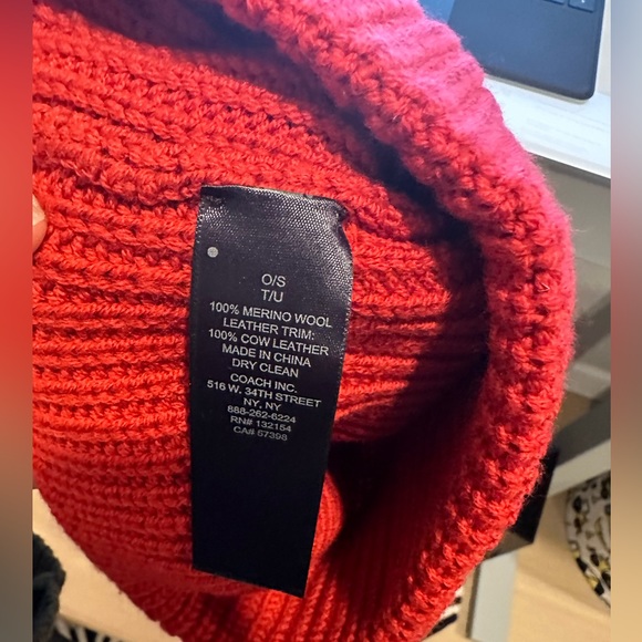 Coach Beanie - Picture 3 of 3